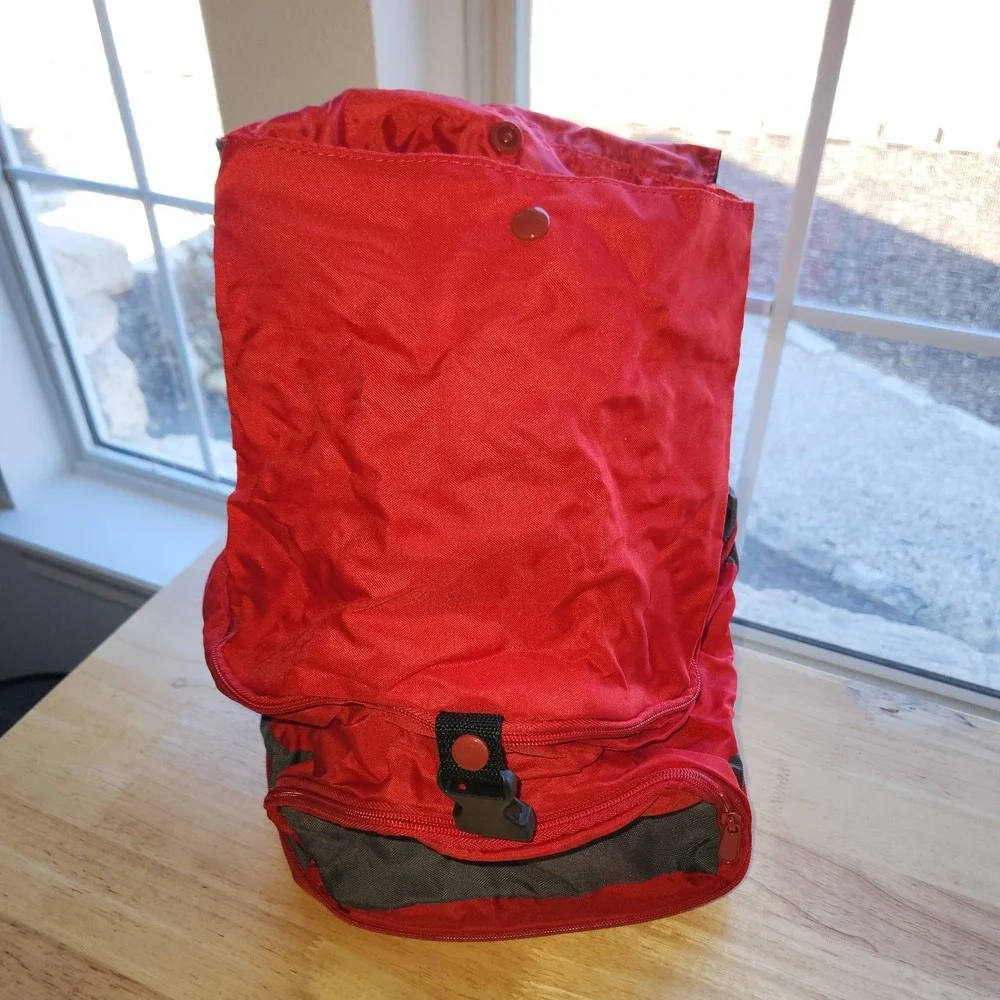RADIO FLYER‎ Insulated Lunch Bag/Cooler Collapsible Red and Gray (red wagon)